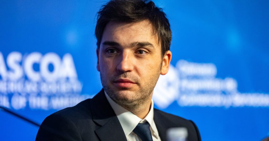 “no-deberia-ser-asi”:-un-gobernador-del-pro-cercano-al-gobierno-cuestiono-la-ansiedad-por-definir-las-candidaturas-de-2027