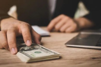 depositos-en-dolares:-se-estima-que,-“crecieron-casi-26.000-millones-de-dolares”