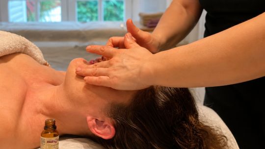 facialismo-y-masaje-facial-japones:-una-propuesta-que-combina-estetica-y-bienestar