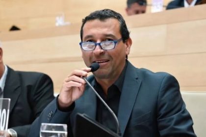 la-licencia-de-flores-tensiona-al-pj:-postergan-la-sesion-y-la-oposicion-redobla-la-presion