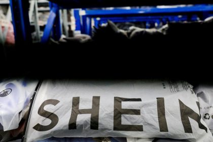 las-compras-en-amazon,-shein-y-temu-ya-casi-equiparan-a-todo-el-volumen-de-envios-de-2025-y-complican-a-la-industria-textil-local