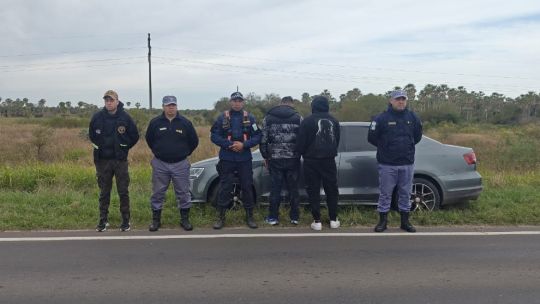 dos-camionetas-robadas,-patentes-falsas-y-una-fuga-a-los-tiros:-seis-sospechosos-en-ruta-11