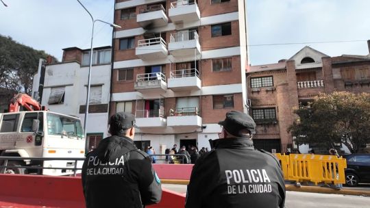 desalojaron-un-edificio-tomado-hace-30-anos-en-nunez:-tenia-mas-de-100-ocupantes-y-graves-problemas-estructurales
