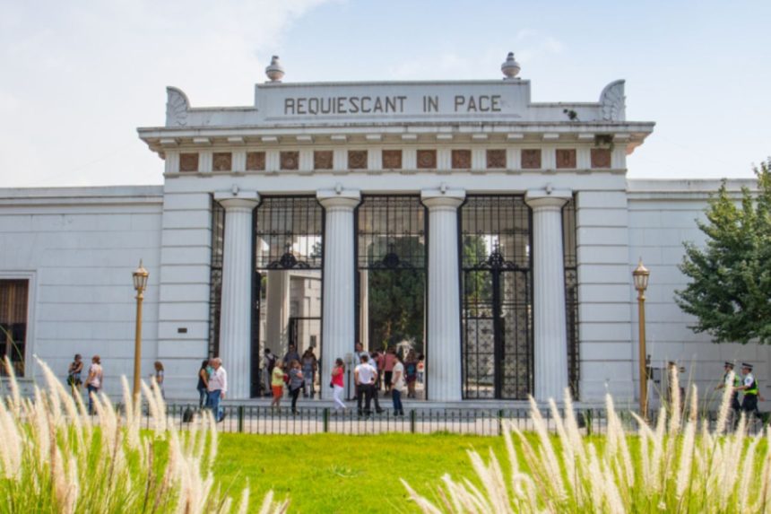 project-to-install-a-gift-shop-at-a-recoleta-cemetery-vault-gets-cancelled