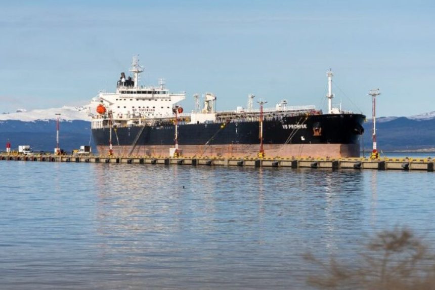 tierra-del-fuego-condemns-milei-government-over-uk-ship’s-presence-in-port