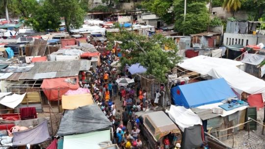 rdc:-haiti-vuelve-a-quedar-al-borde-del-abismo-tras-un-ataque-de-pandillas-que-dejo-al-menos-40-muertos