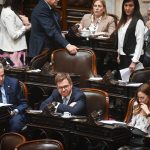 presentaron-un-proyecto-para-que-un-nino-pueda-ser-adoptado-por-su-familia-de-transito-si-lleva-mas-de-un-ano-bajo-su-cuidado