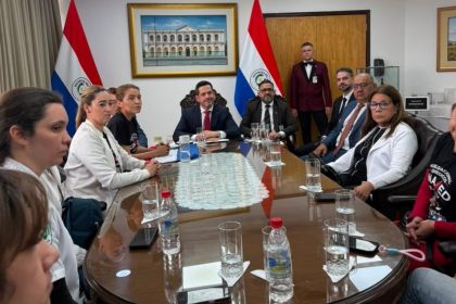 latorre-abrio-dialogo-con-medicos-para-buscar-solucion-a-reivindicaciones