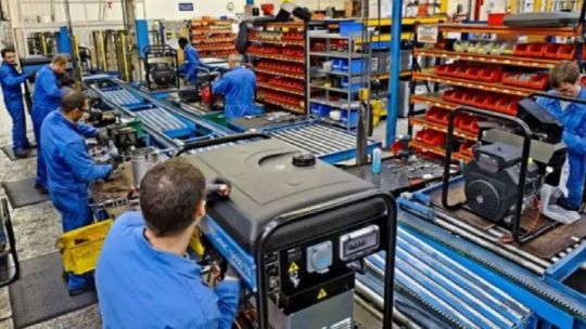 actividad-economica-en-“serrucho”:-habria-vuelto-a-caer-en-julio,-sin-recuperacion-en-industria-y-construccion