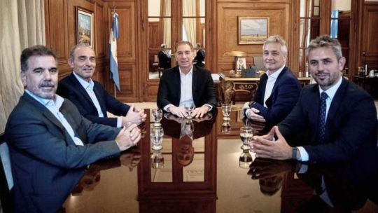 operativo-seduccion-y-la-complicacion-de-las-paso:-la-libertad-avanza-y-la-cupula-del-pro-volveran-a-verse-las-caras