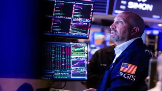 el-riesgo-pais-sube-a-512-puntos-en-medio-de-la-expectativa-financiera-bursatil