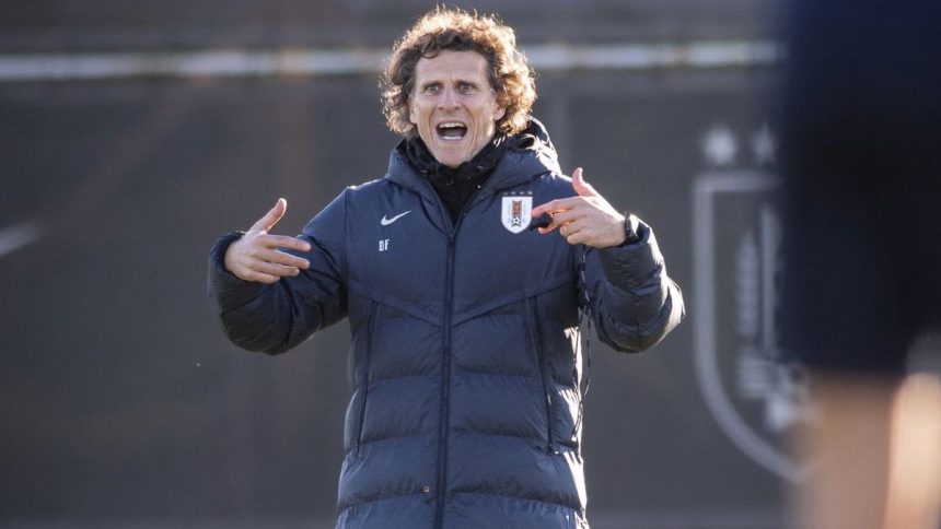 diego-forlan-debuto-con-la-seleccion-uruguaya-sub-20-este-martes-con-una-derrota-2-0-ante-paraguay-en-el-complejo-uruguay-celeste
