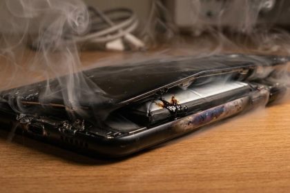 ¿puede-explotar-la-bateria-de-un-celular?-que-tan-real-es-el-riesgo-y-las-senales-de-alerta-que-no-hay-que-ignorar