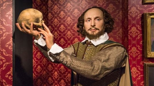 lautaro-vilo-sobre-“shakespeare-en-el-cementerio”-en-rdesc:-“es-una-visita-guiada-que-tiene-su-propia-teatralidad”