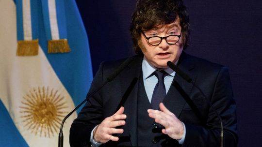 milei’s-magic-fades-on-argentina’s-slowing-economic-recovery