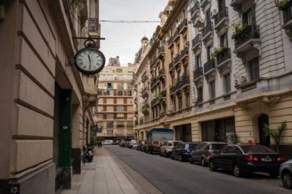 el-“oasis-parisino”-del-centro-porteno-se-despierta:-la-movida-cultural-que-busca-revivir-el-pasaje-rivarola