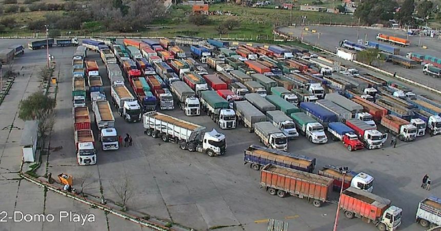 puertos-abarrotados-de-camiones:-vuelan-las-exportaciones-de-maiz-tras-la-cosecha-record-y-la-fuerte-suba-del-precio
