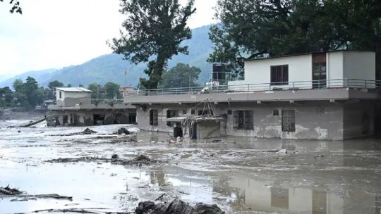 rdc:-una-inundacion-repentina-dejo-mas-de-100-muertos-y-cientos-de-desaparecidos-en-nepal-y-china