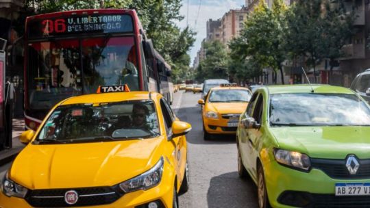 sancionaron-al-taxista-denunciado-por-mercedes-ninci:-tenia-el-reloj-iniciado-antes-de-que-subiera-la-pasajera