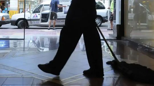 escala-salarial-de-los-encargados-de-edificios:-cuanto-gana-un-empleado-de-suterh-en-agosto