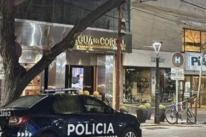 una-mujer-cayo-de-un-quinto-piso-en-un-hotel-de-mendoza-y-murio:-detuvieron-a-su-pareja