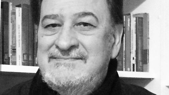 cesar-bisso-en-rdesc:-“el-lenguaje-construye-el-poder-y-el-poder-construye-el-lenguaje”