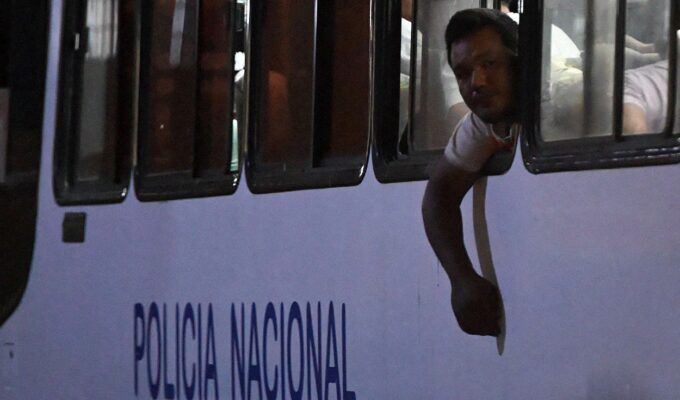 liberan-en-ecuador-a-28-tripulantes-de-embarcaciones-bombardeadas-por-eeuu-tras-no-hallar-indicios-por-narcotrafico
