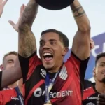 david-terans-vuelve-al-futbol-tras-un-ano-y-luego-de-una-nueva-operacion-en-el-tendon-de-aquiles:-mira-el-video-de-como-lo-anuncio-su-club-en-brasil