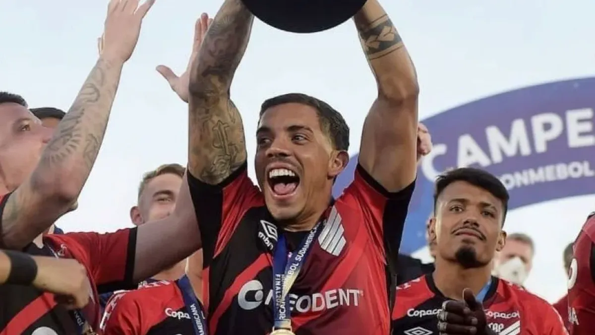 david-terans-vuelve-al-futbol-tras-un-ano-y-luego-de-una-nueva-operacion-en-el-tendon-de-aquiles:-mira-el-video-de-como-lo-anuncio-su-club-en-brasil