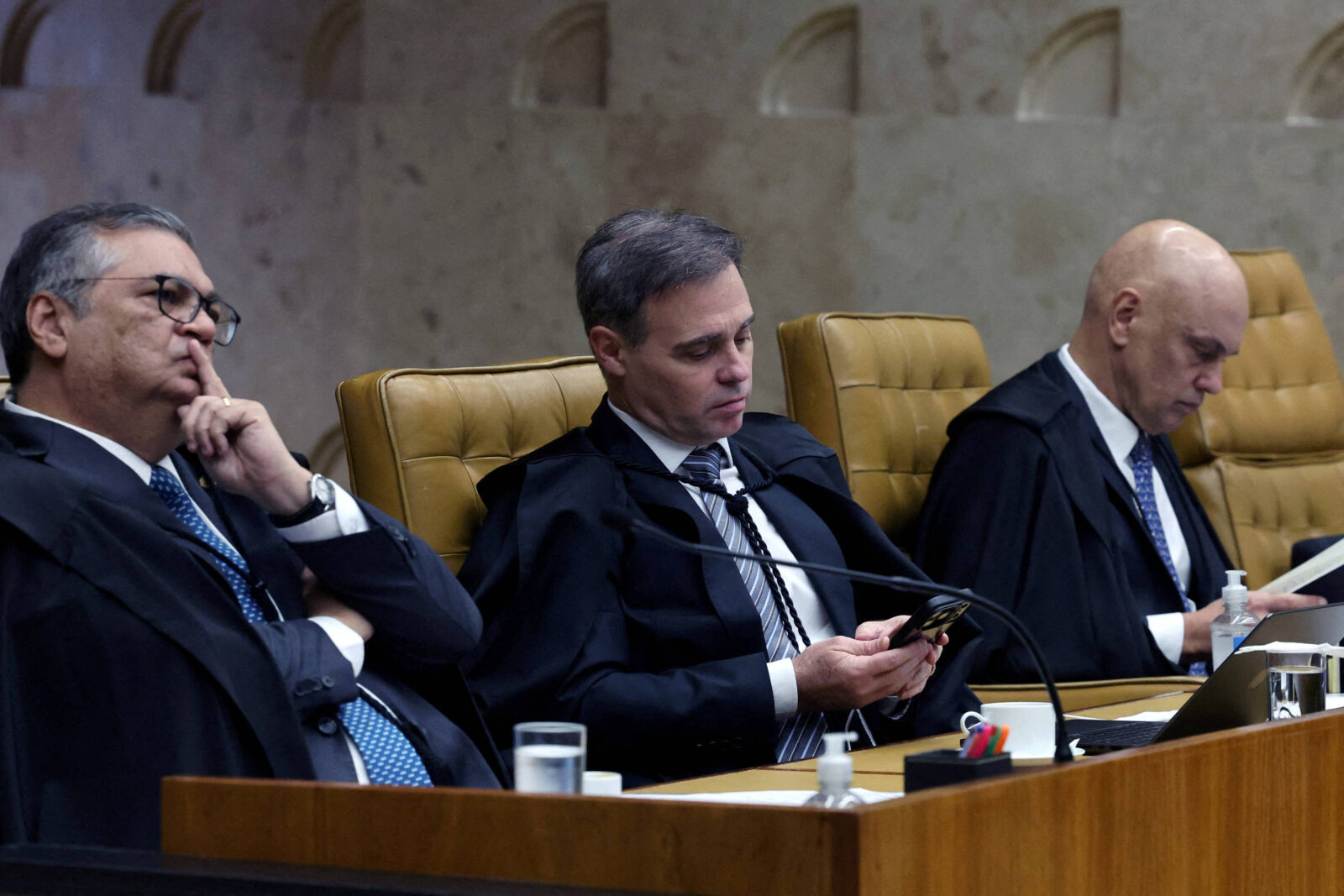 datafolha:-76%-dizem-que-ministros-do-stf-tem-poder-excessivo