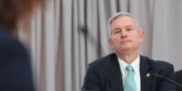 la-france-se-soumet-a-un-acte-de-contrition-discret-pour-lever-le-blocage-americain-contre-son-nouvel-ambassadeur-a-washington