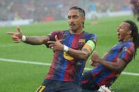 raphinha-retoma-boa-fase-no-barcelona-antes-de-voltar-a-selecao