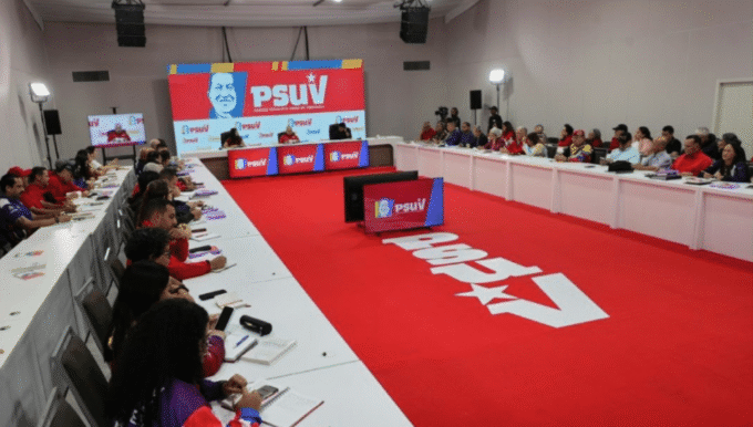 psuv-pasa-de-marchar-en-caracas-a-asambleas-comunales