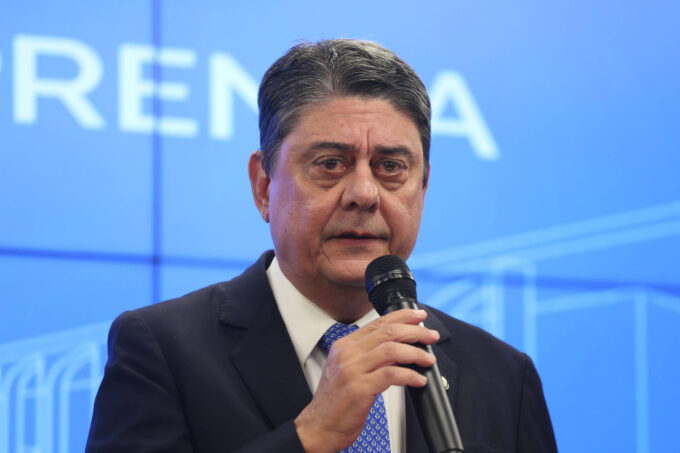 presidente-da-ans-diz-que-aconselha-amigos-a-procurarem-a-justica-contra-planos-de-saude