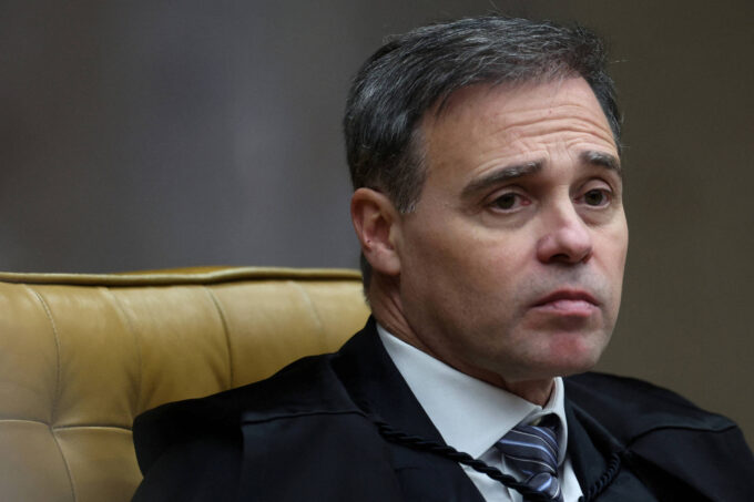 mendonca-diz-ser-contra-abrir-integra-do-celular-de-vorcaro-e-pede-que-fachin-apure-suposta-coacao-na-pf