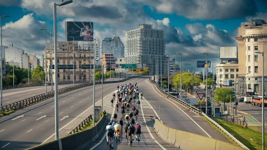 vuelve-el-gran-fondo-argentina-para-recorrer-en-bike-las-autopistas-portenas