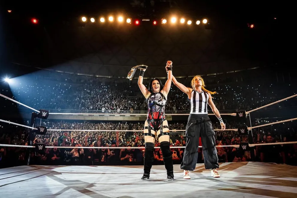stephanie-vaquer,-la-catalina-y-bahamondes-hacen-historia-en-el-ring