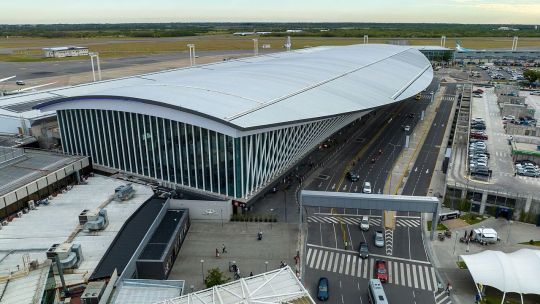 aerolineas-volara-a-curazao,-jetsmart-a-porto-seguro-y-una-nueva-empresa-prestara-servicio-charter