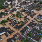 no-vale-do-ribeira,-interior-de-sao-paulo,-moradores-evacuam-areas-em-meio-a-enchentes