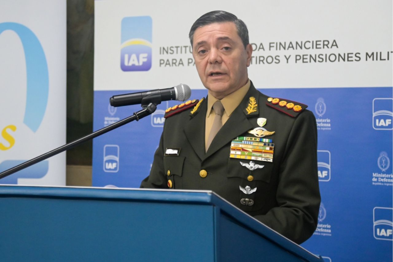 diplomacy-‘only-way’-to-recover-malvinas,-says-argentine-defense-minister