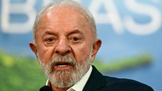 lula-and-bolsonaro-in-dead-heat-ahead-of-brazil-vote,-polls-show