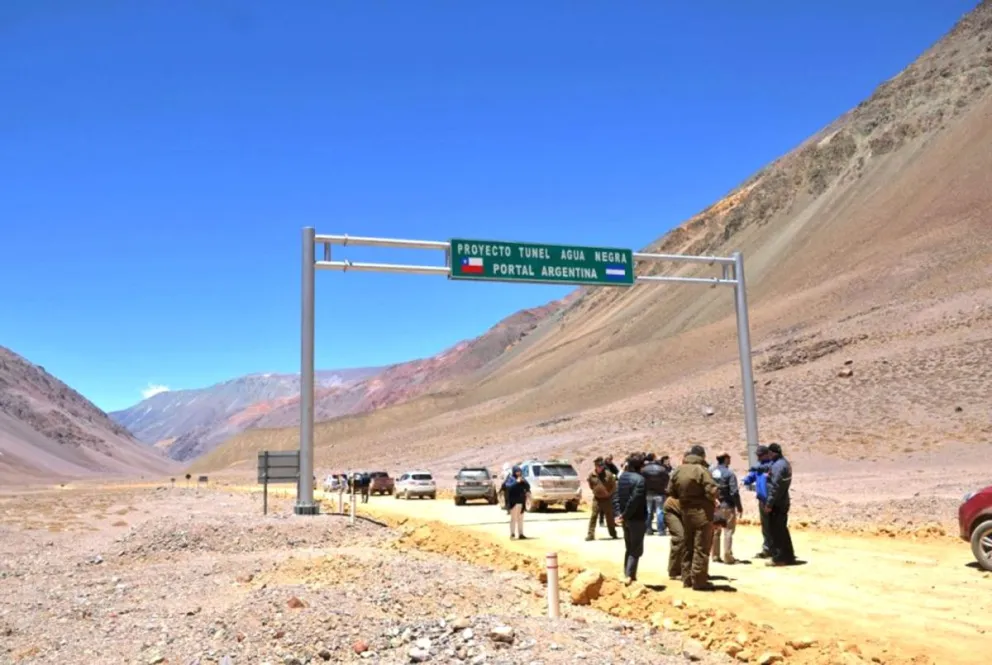 gremios-expresan-preocupacion-por-eventual-apertura-tardia-del-paso-de-agua-negra