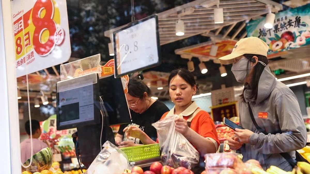 la-economia-de-china,-a-dos-velocidades:-se-acelero-el-crecimiento-de-la-industria,-pero-aflojo-el-consumo