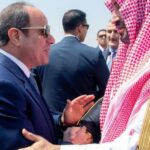 les-dirigeants-saoudien-et-egyptien-appellent-a-« garantir-la-liberte-et-la-securite-de-la-navigation »-en-mer-rouge,-apres-la-prise-du-detroit-de-bab-al-mandab-par-les-houthistes