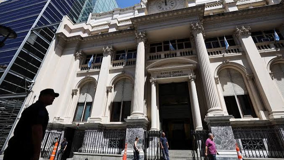 apreton-monetario:-el-80%-de-lo-que-emitio-el-bcra-para-comprar-reservas-quedo-esterilizado