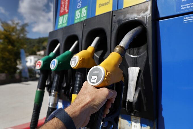 petroleo-de-texas-alcanza-los-usd-101.82-por-barril-ante-tensiones-en-oriente-medio