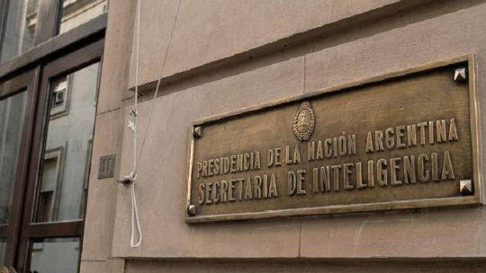 milei-moves-to-professionalise-argentina’s-intelligence-service