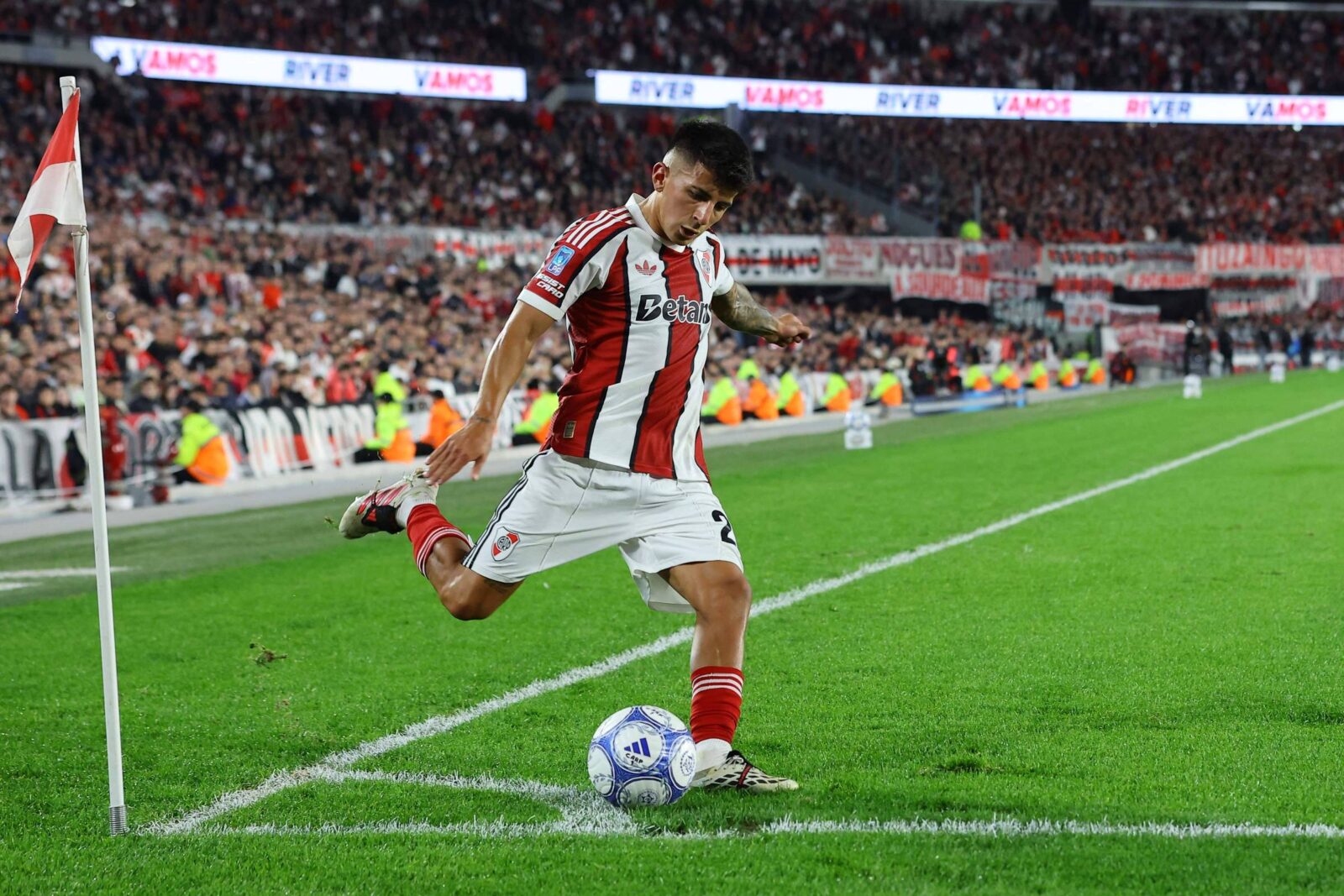 river-plate-desbanca-flamengo-e-palmeiras-no-mercado-de-transferencias