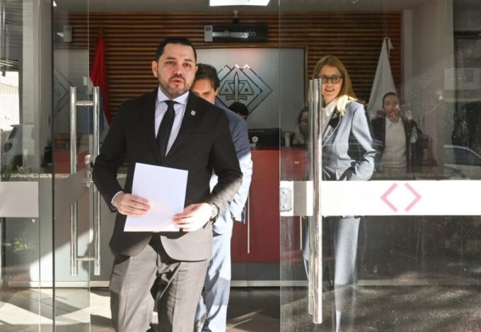 el-intendente-de-asuncion-presento-a-la-fiscalia-el-informe-de-la-intervencion-a-vialidad