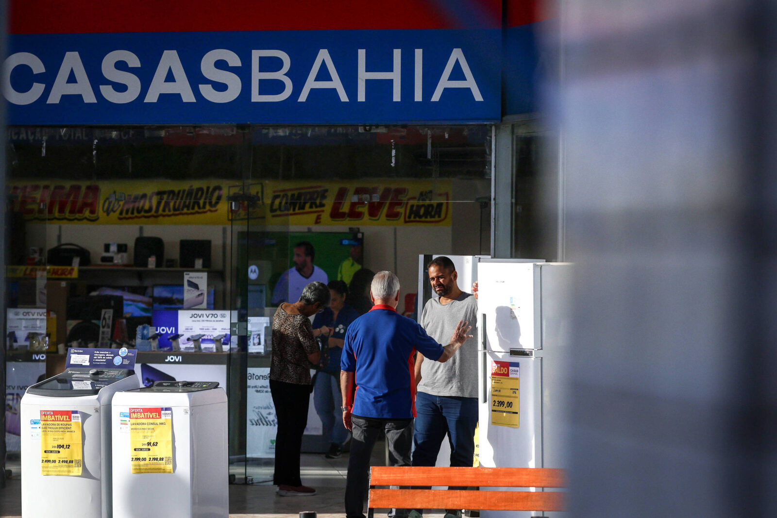leilao-da-casas-bahia-tem-eletrodomesticos-com-ate-69%-de-desconto;-veja-como-participar